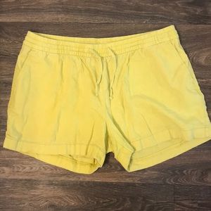 Old navy linen yellow shorts!